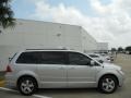 2011 Mercury Silver Metallic Volkswagen Routan SE  photo #8