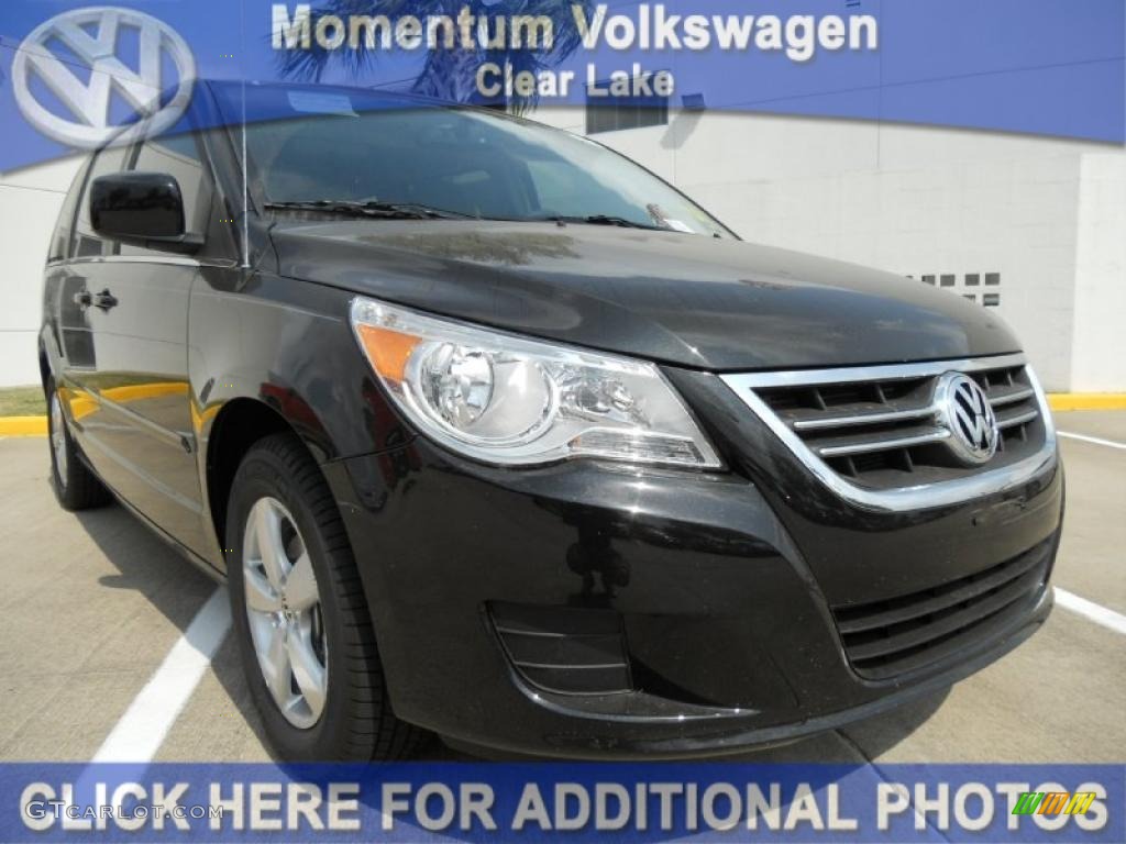 Nocturne Black Metallic Volkswagen Routan