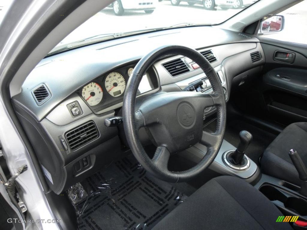 Black Interior 2004 Mitsubishi Lancer OZ Rally Photo #48499426