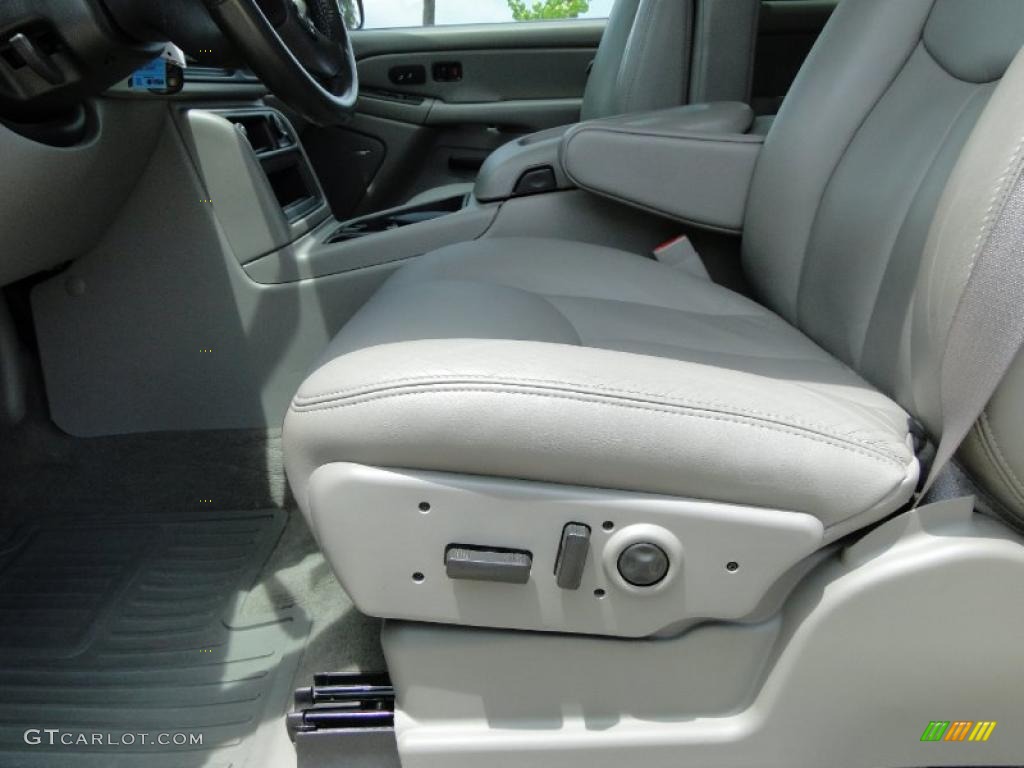 Medium Gray Interior 2004 Chevrolet Silverado 1500 LT Extended Cab Photo #48505479