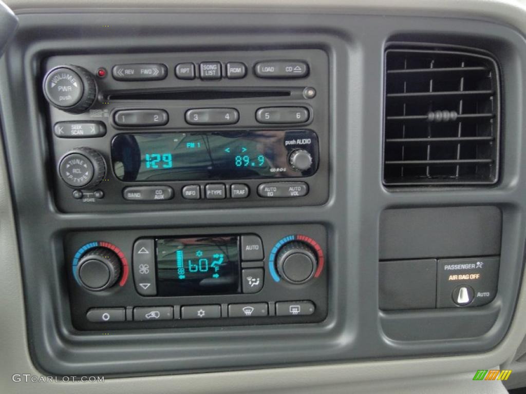 2004 Chevrolet Silverado 1500 LT Extended Cab Controls Photo #48505602