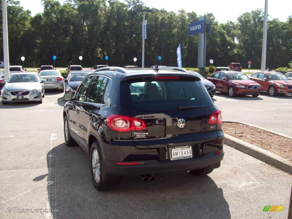 2011 Tiguan SE - Deep Black Metallic / Sandstone photo #6