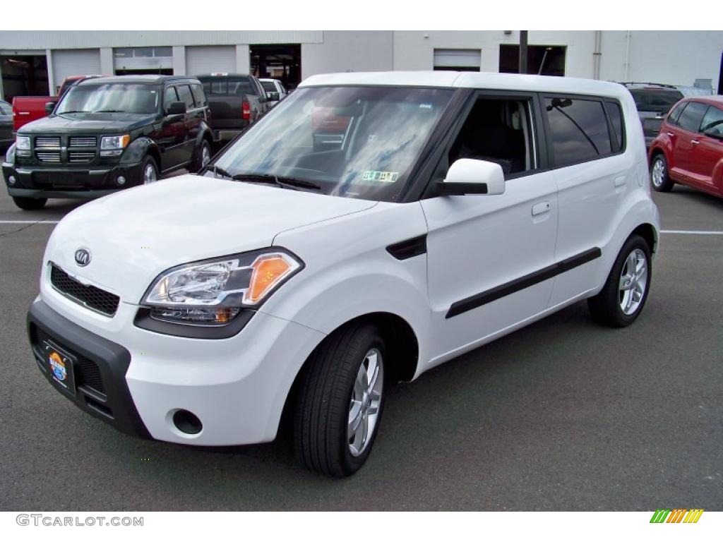 Clear White 2010 Kia Soul + Exterior Photo #48507855