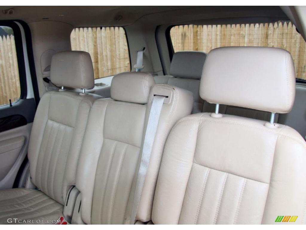 Light Parchment Interior 2004 Lincoln Aviator Luxury AWD Photo #48510373