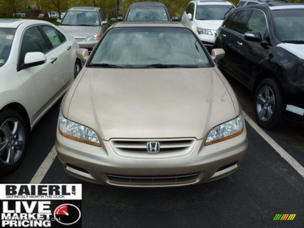 2002 Accord EX V6 Coupe - Naples Gold Metallic / Ivory photo #2