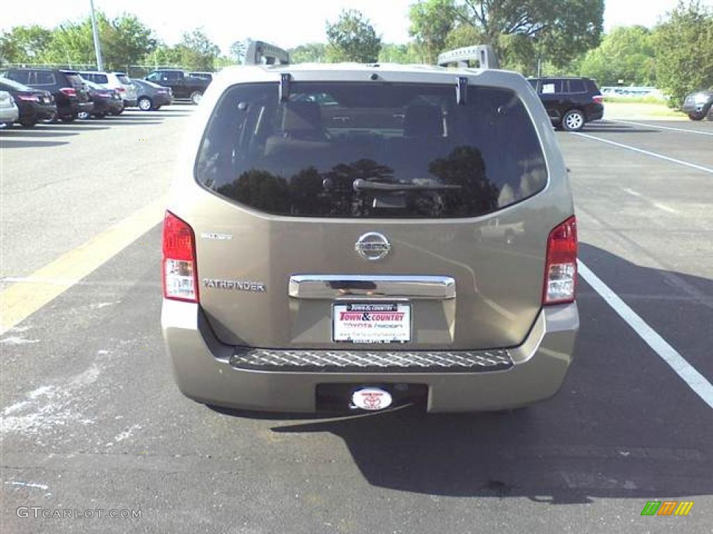 2005 Pathfinder XE 4x4 - Polished Pewter / Graphite photo #4