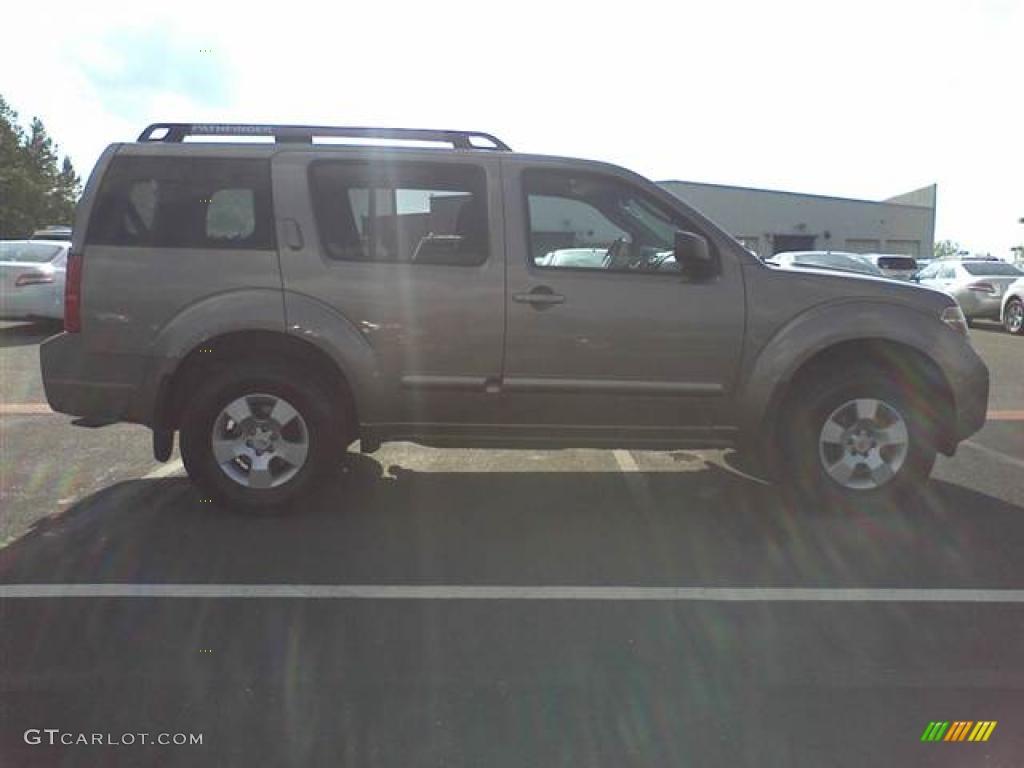 2005 Pathfinder XE 4x4 - Polished Pewter / Graphite photo #17