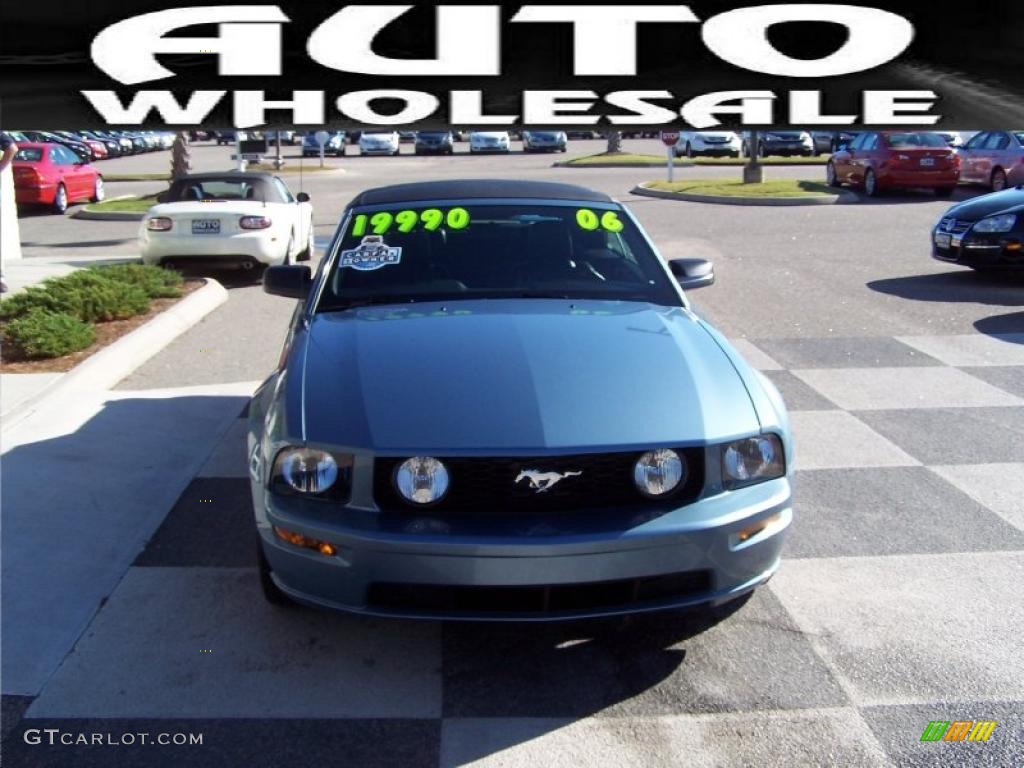 2006 Mustang GT Premium Convertible - Windveil Blue Metallic / Dark Charcoal photo #2