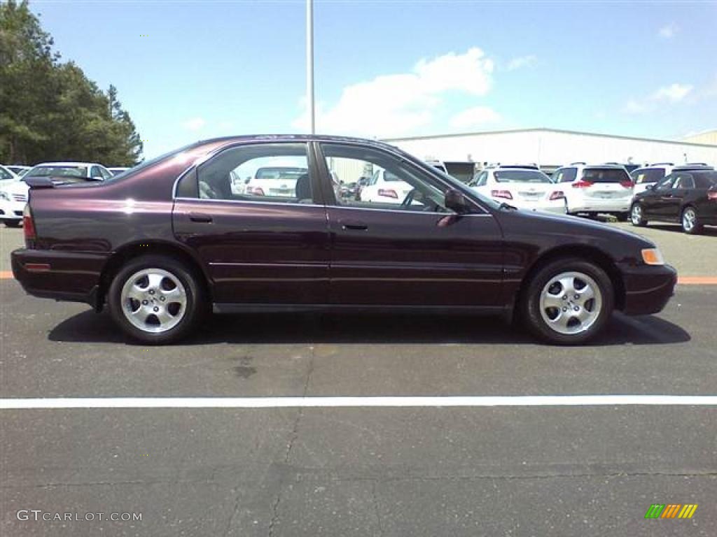 1997 Accord SE Sedan - Black Currant Metallic / Gray photo #17