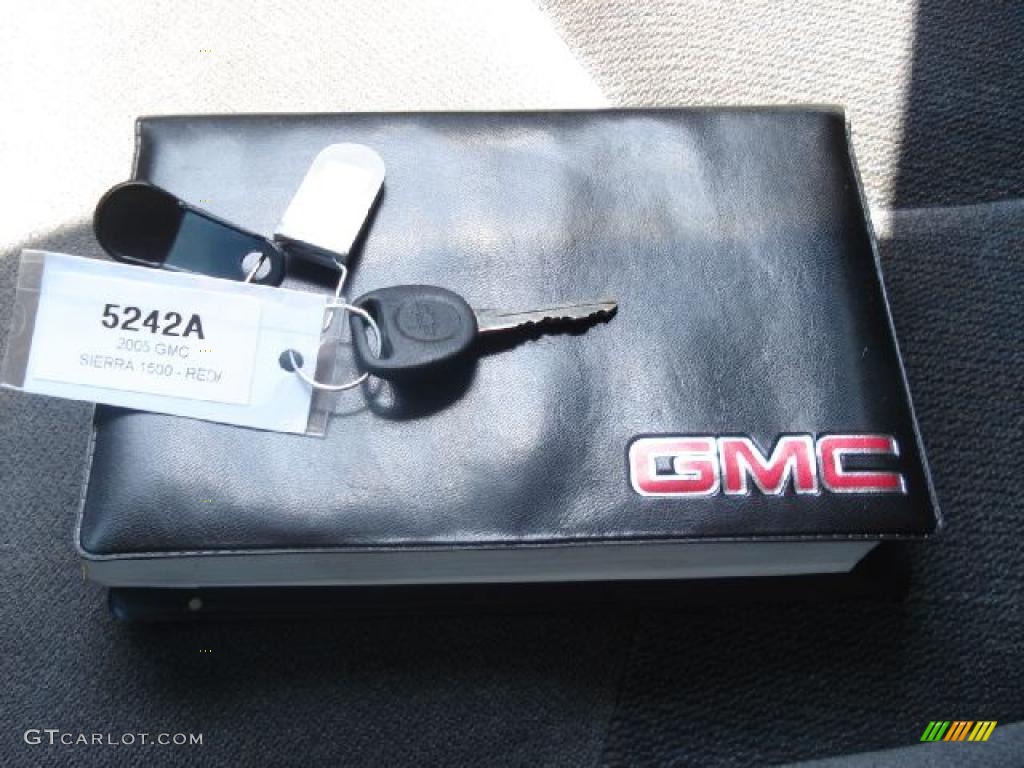 2005 GMC Sierra 1500 SLE Extended Cab 4x4 Books/Manuals Photo #48513295