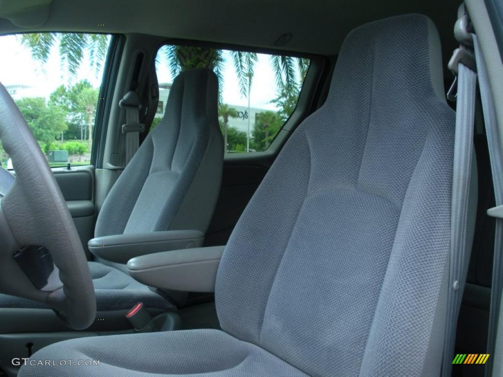 Taupe Interior 2001 Dodge Grand Caravan SE Photo #48514741