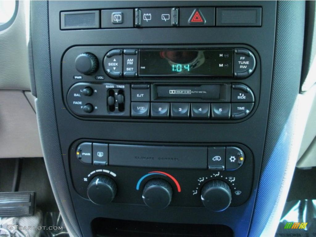 2001 Dodge Grand Caravan SE Controls Photo #48514909