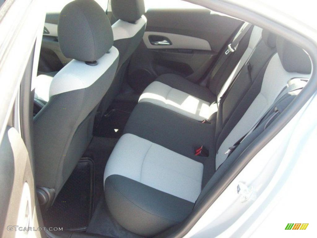 2011 Cruze LS - Silver Ice Metallic / Jet Black/Medium Titanium photo #25