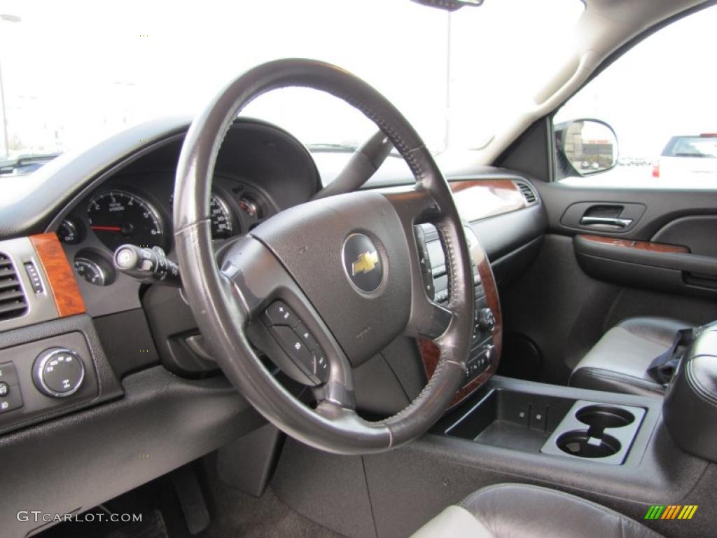 2007 Chevrolet Tahoe LT 4x4 Light Titanium/Ebony Steering Wheel Photo #48515401