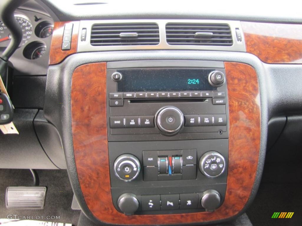 2007 Chevrolet Tahoe LT 4x4 Controls Photo #48515416