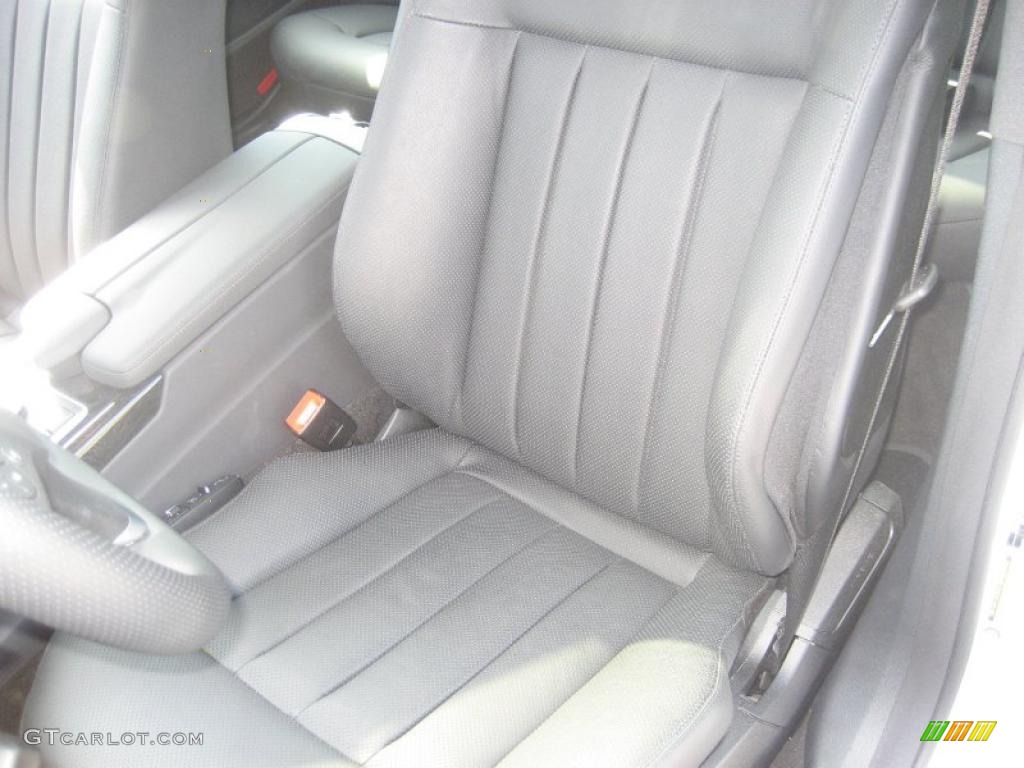 2010 E 550 Sedan - Iridium Silver Metallic / Black photo #26