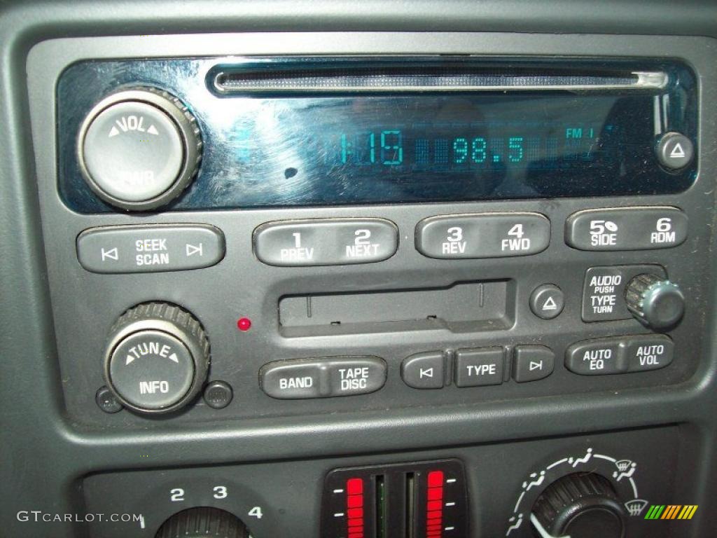 2005 Chevrolet Silverado 3500 LS Crew Cab 4x4 Dually Controls Photo #48517252