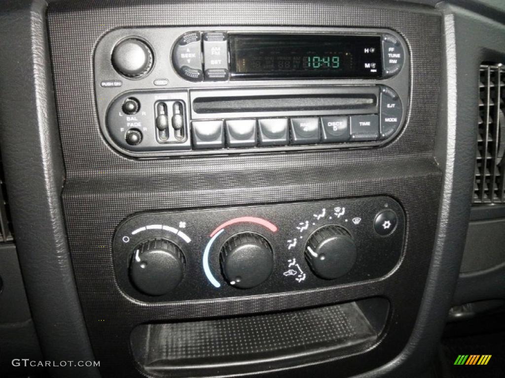 2004 Dodge Ram 2500 ST Quad Cab Controls Photo #48517738