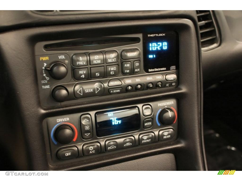 2001 Chevrolet Corvette Convertible Controls Photo #48518365