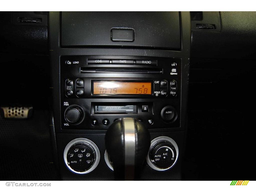 2004 Nissan 350Z Touring Coupe Controls Photo #48518782