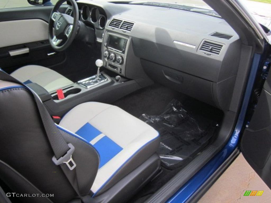 2011 Dodge Challenger SRT8 392 Inaugural Edition Dashboard Photos