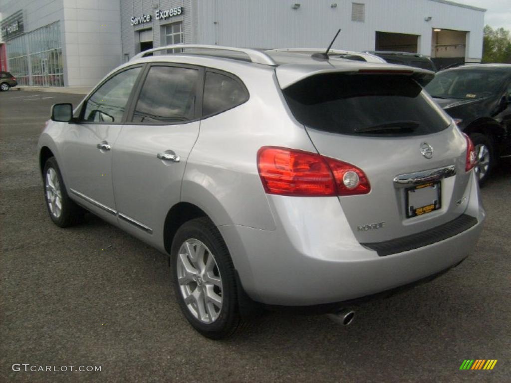 2011 Rogue SL AWD - Silver Ice Metallic / Gray photo #2