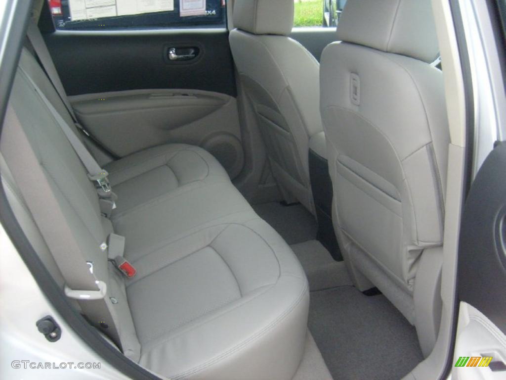 2011 Rogue SL AWD - Silver Ice Metallic / Gray photo #7
