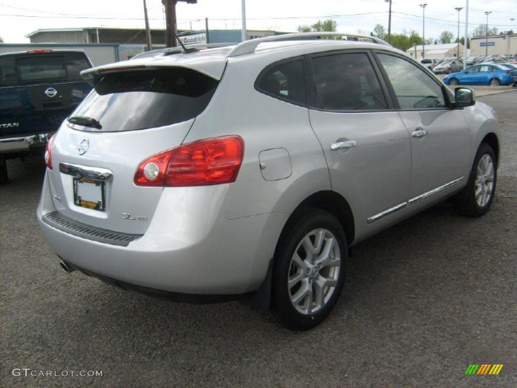 2011 Rogue SL AWD - Silver Ice Metallic / Gray photo #9