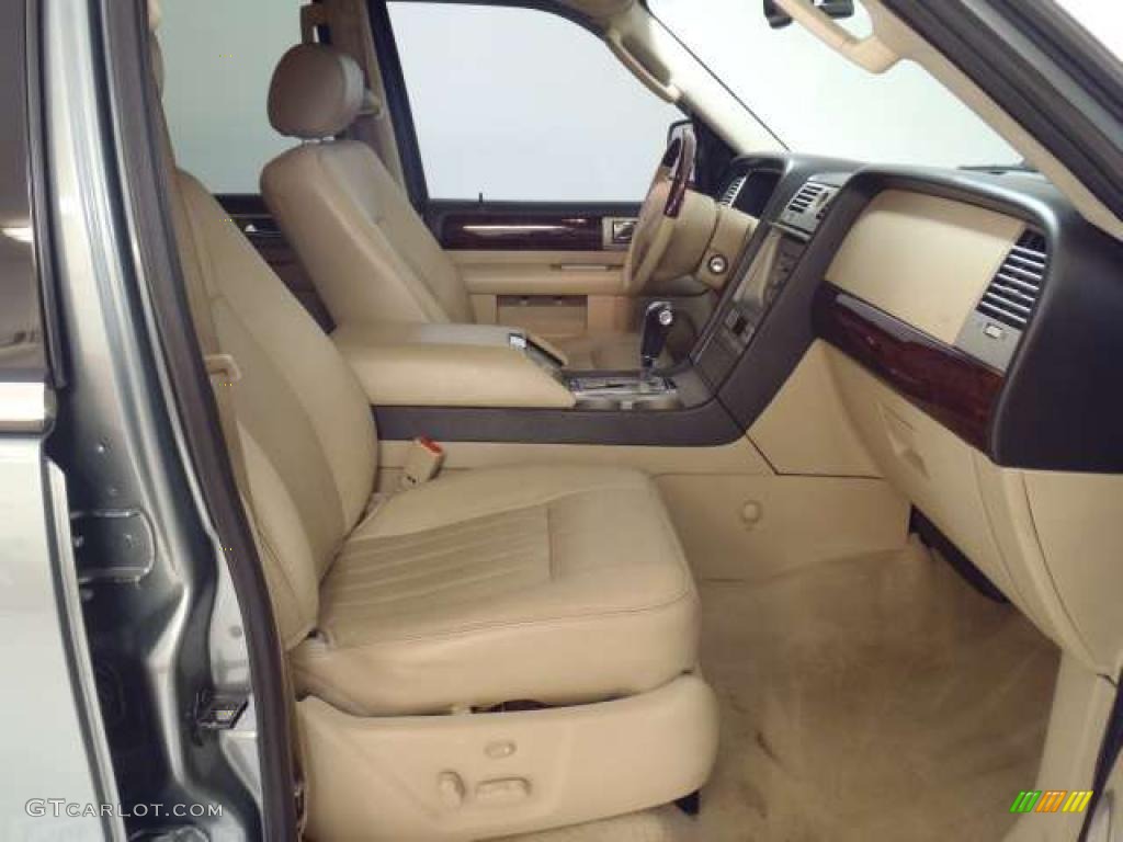 2006 Navigator Luxury 4x4 - Light Tundra Metallic / Camel photo #7