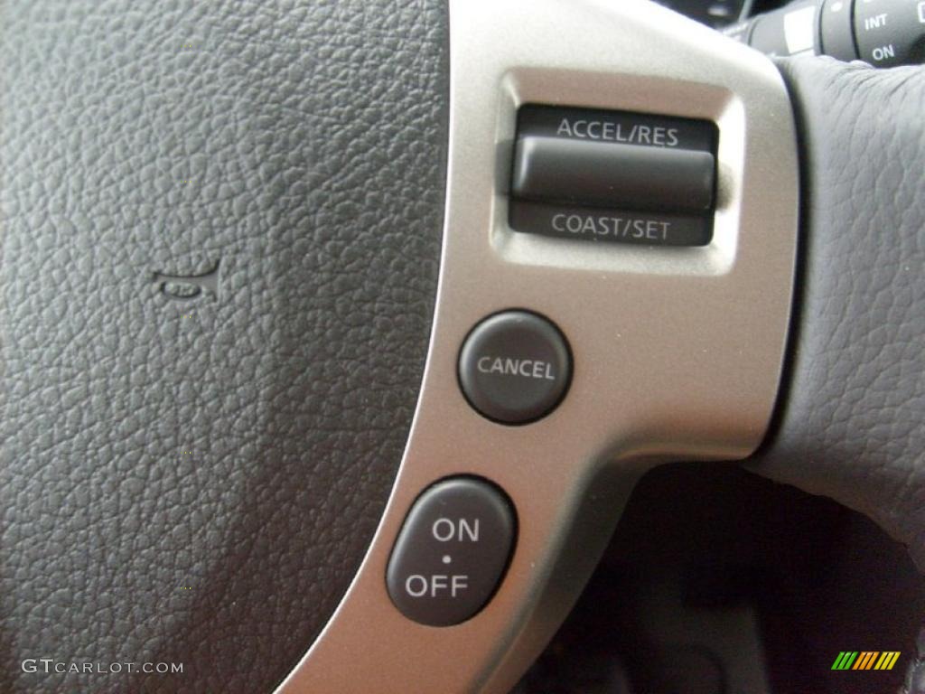 2011 Rogue SL AWD - Silver Ice Metallic / Gray photo #19