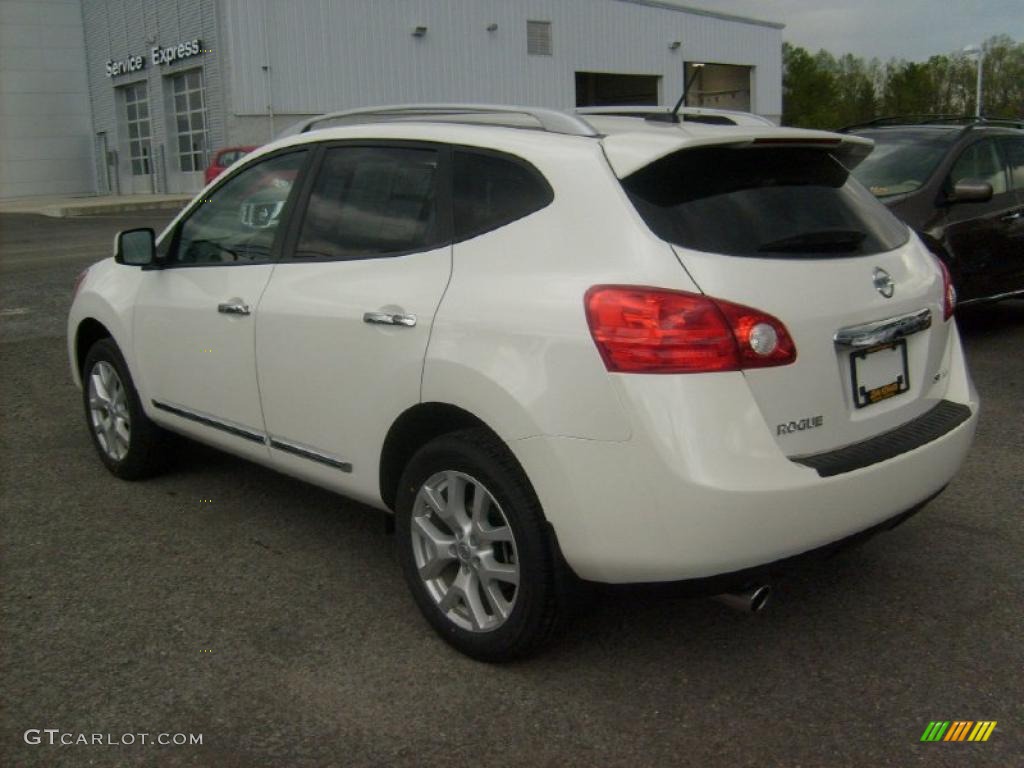 2011 Rogue SL AWD - Pearl White / Gray photo #2