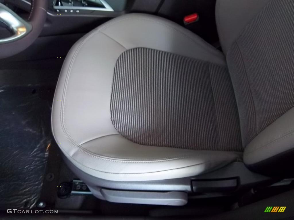 Taupe Interior 2011 Hyundai Tucson GLS AWD Photo #48522421
