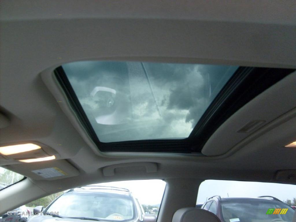2011 Rogue SL AWD - Pearl White / Gray photo #4