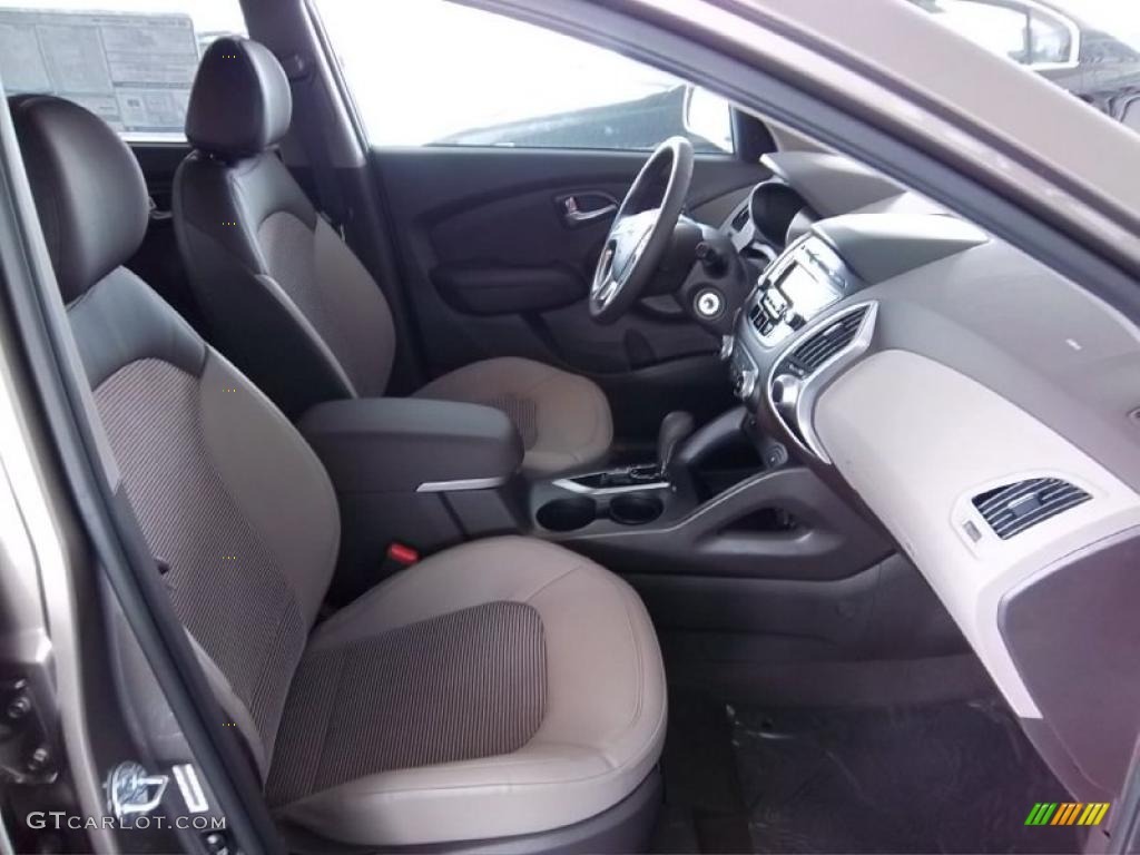 Taupe Interior 2011 Hyundai Tucson GLS AWD Photo #48522487