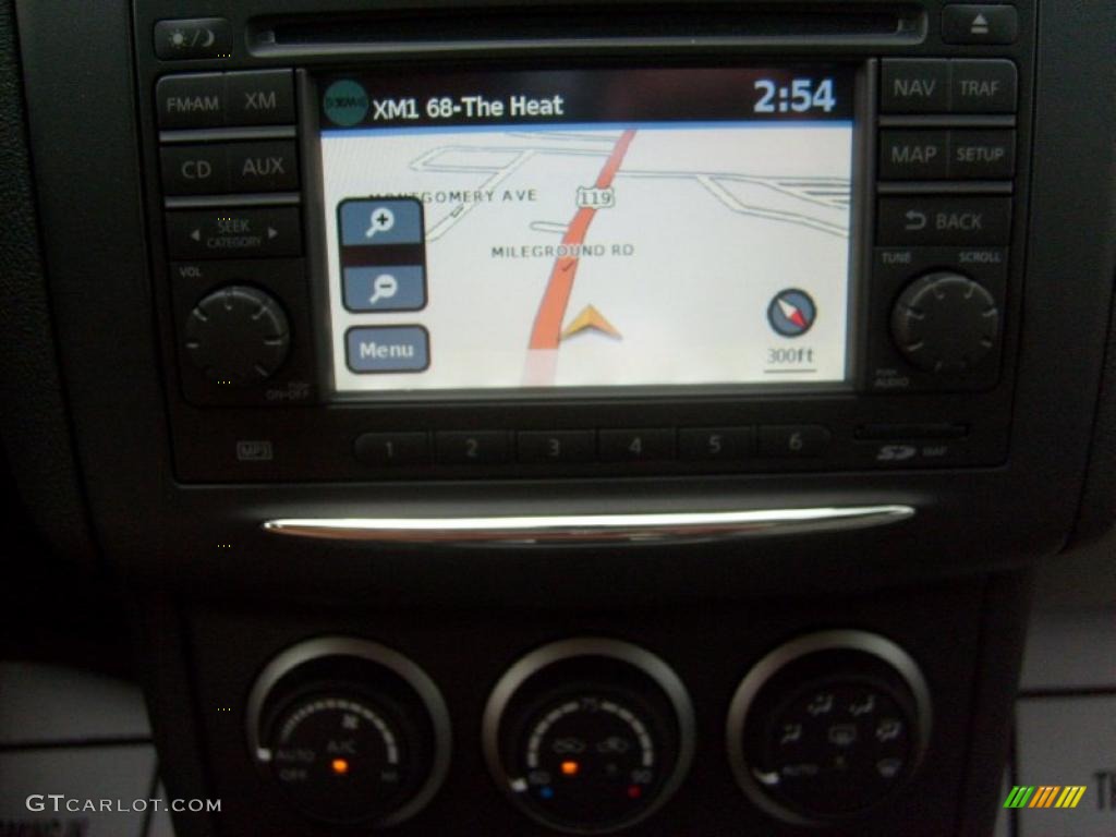 2011 Rogue SL AWD - Pearl White / Gray photo #5