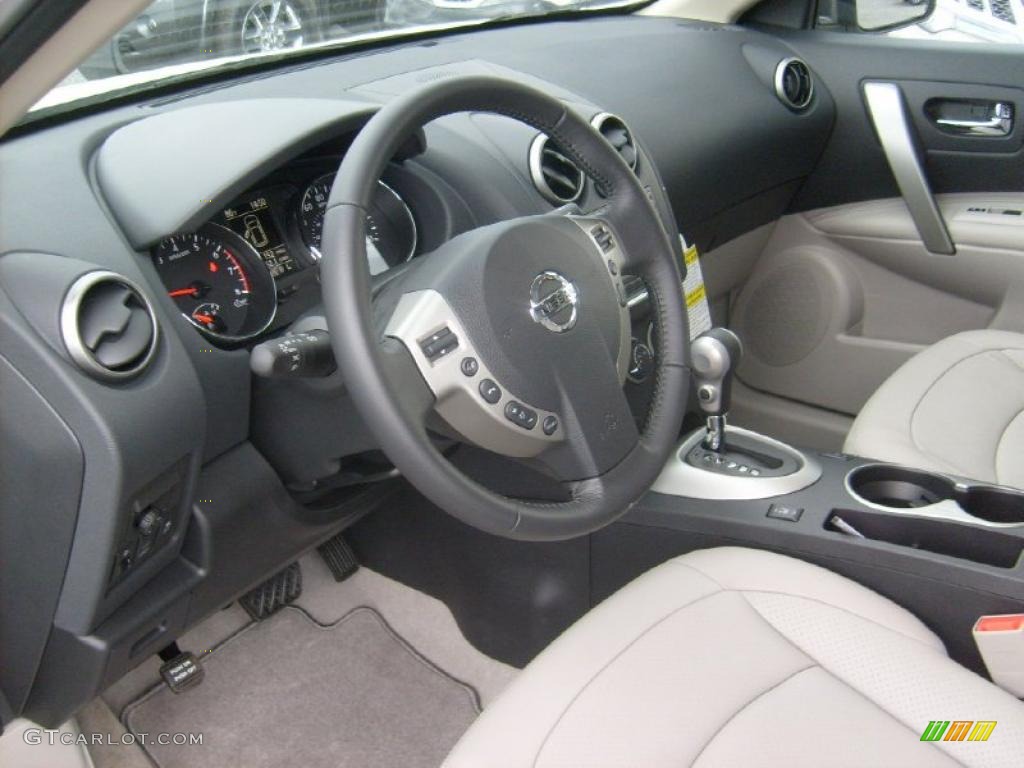 2011 Rogue SL AWD - Pearl White / Gray photo #13