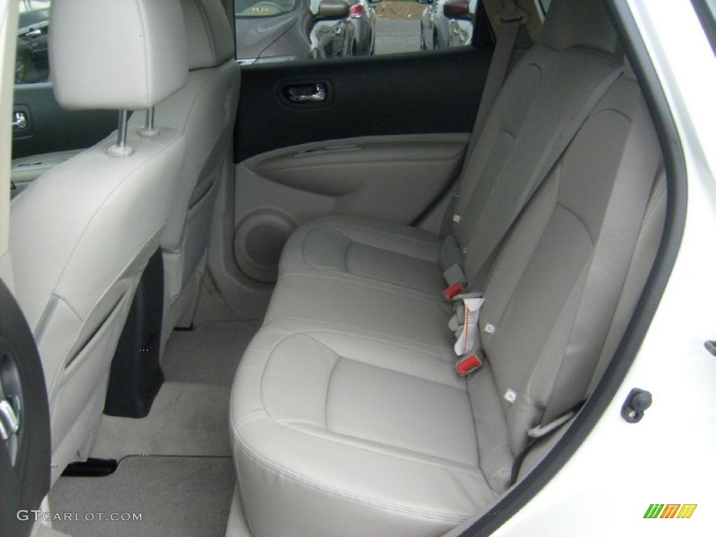 2011 Rogue SL AWD - Pearl White / Gray photo #15