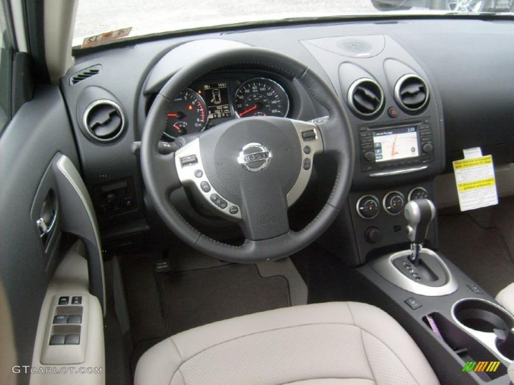 2011 Rogue SL AWD - Pearl White / Gray photo #16