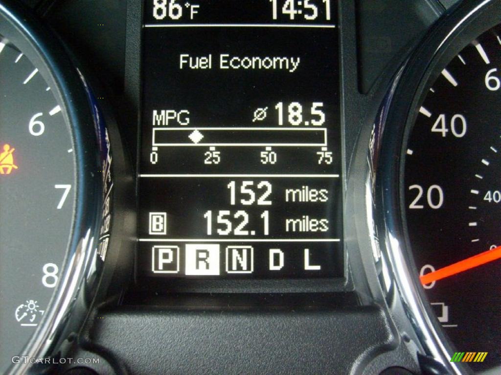 2011 Rogue SL AWD - Pearl White / Gray photo #20