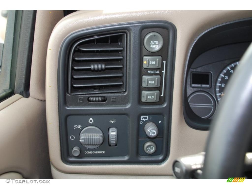2002 Chevrolet Suburban 1500 Z71 4x4 Controls Photo #48528218