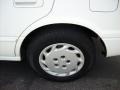 Super White - Camry LE Photo No. 7