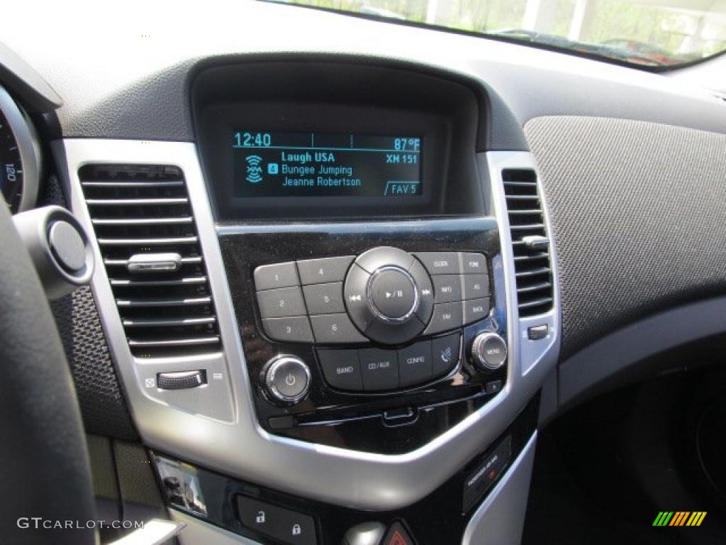 2011 Chevrolet Cruze ECO Controls Photo #48531041
