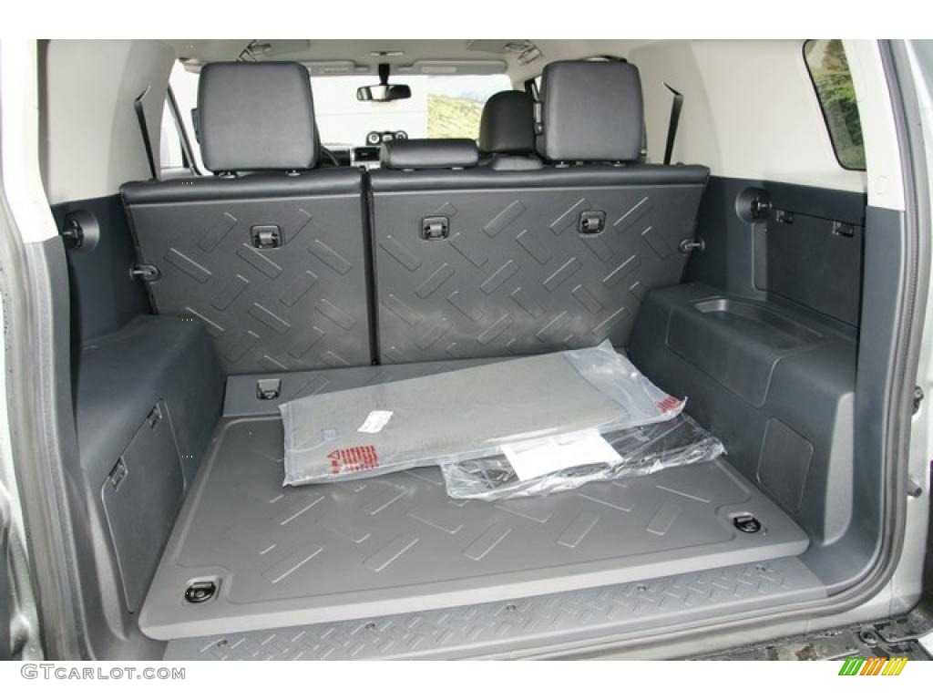 2011 Toyota FJ Cruiser 4WD Trunk Photo #48534548