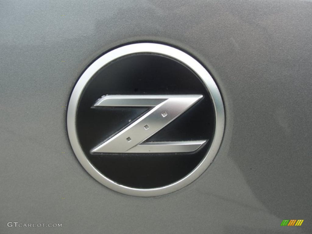 2004 Nissan 350Z Touring Roadster Marks and Logos Photos