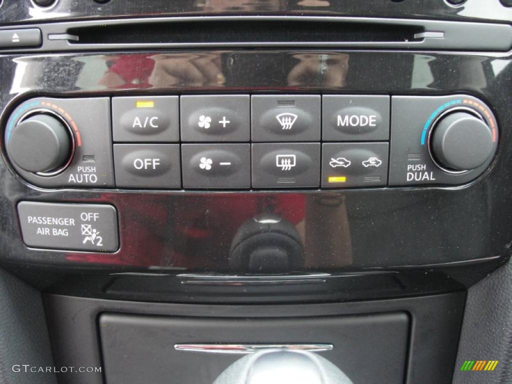 2010 Infiniti FX 35 Controls Photo #48539381