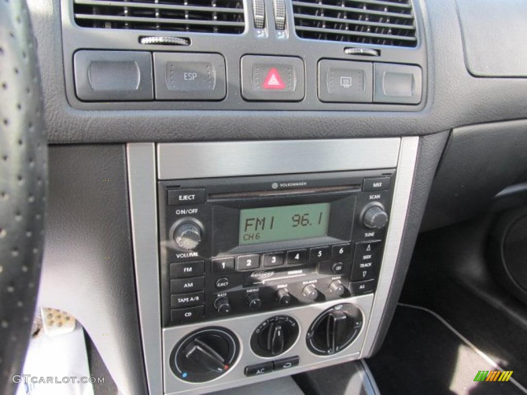 2005 Volkswagen Jetta GLI Sedan Controls Photo #48540545