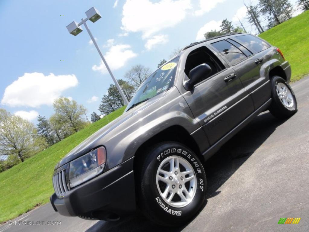2004 Grand Cherokee Laredo 4x4 - Graphite Metallic / Dark Slate Gray photo #1