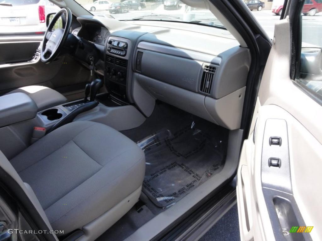 2004 Grand Cherokee Laredo 4x4 - Graphite Metallic / Dark Slate Gray photo #16
