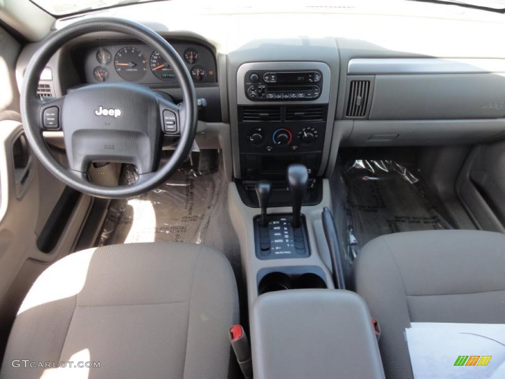 2004 Grand Cherokee Laredo 4x4 - Graphite Metallic / Dark Slate Gray photo #23