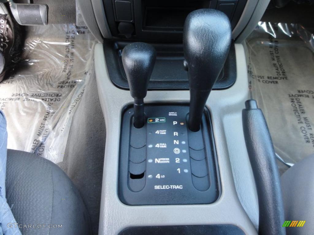 2004 Grand Cherokee Laredo 4x4 - Graphite Metallic / Dark Slate Gray photo #30